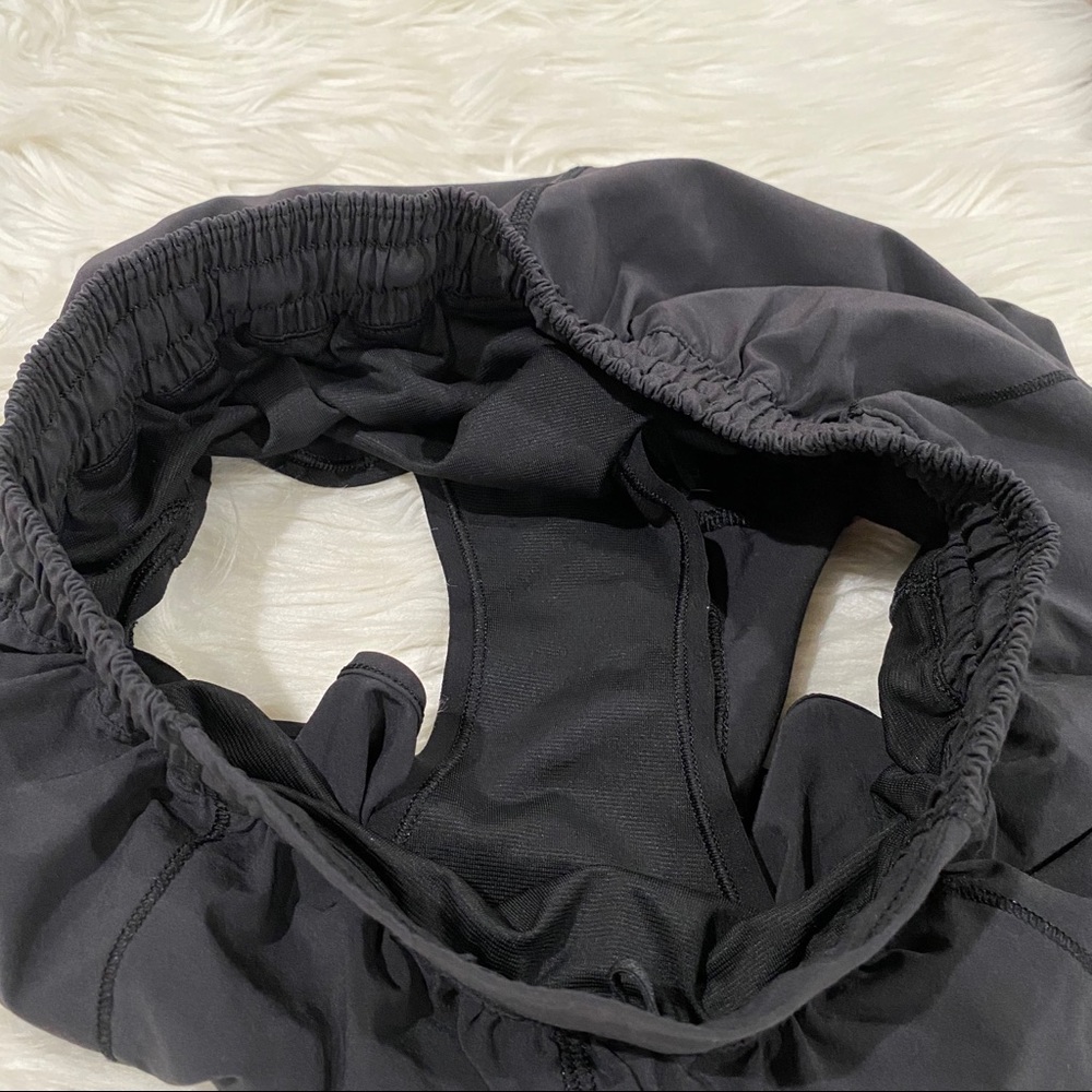 Lululemon Hotty Hot shorts- Black 2.5” - Picture 4 of 6
